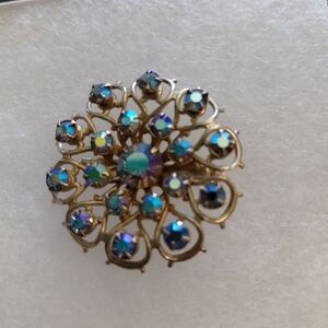 Vintage Filigree Aurora Borealis Blue Green Stones Gold Brooch 1950 Era